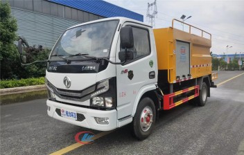 小多利卡4-5方下水管道疏通清洗车