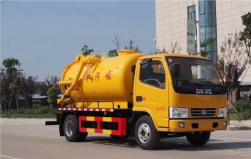 东风多利卡蓝牌3方吸污车