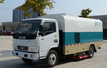 干湿两用东风3吨吸尘车